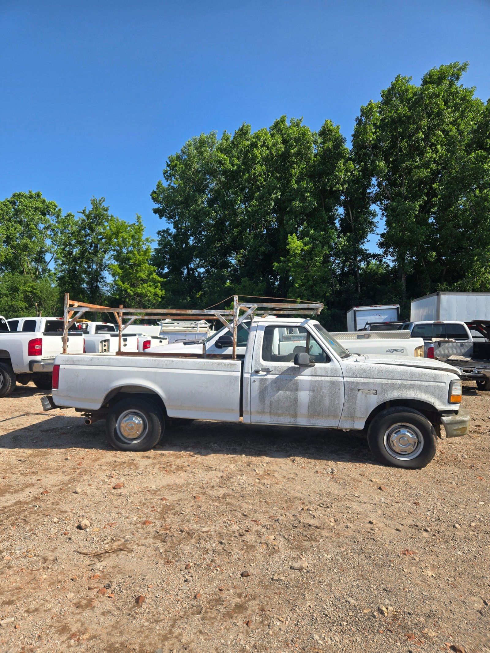 1995 Ford F250 Regular Cab 8' Long Bed OBS - FULL PART OUT