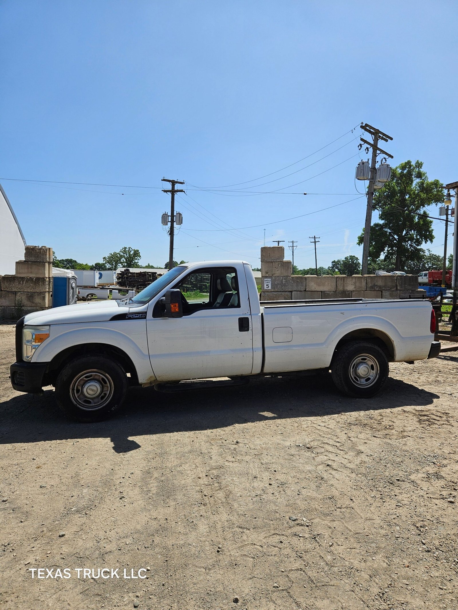 2011 Ford F-250 Regular Cab 8' Long Bed Super Duty - FULL PART OUT Rust Free - Image 4
