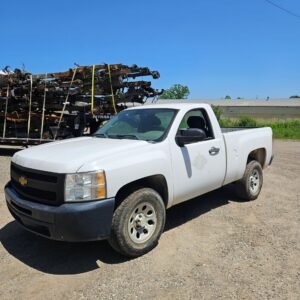 2013 Chevrolet Silverado 1500 Regular Cab Short Bed 6.6' - FULL PART OUT Rust Free