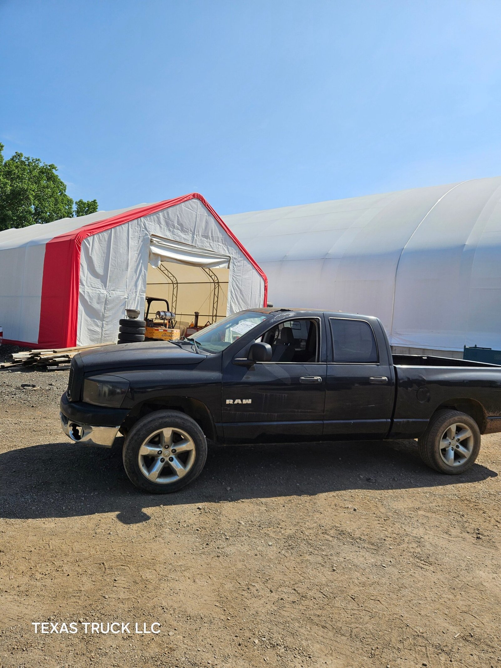 2008 Dodge Ram 1500 Crew Cab 4 door 6.4' Short Bed - FULL PART OUT Rust Free - Image 4
