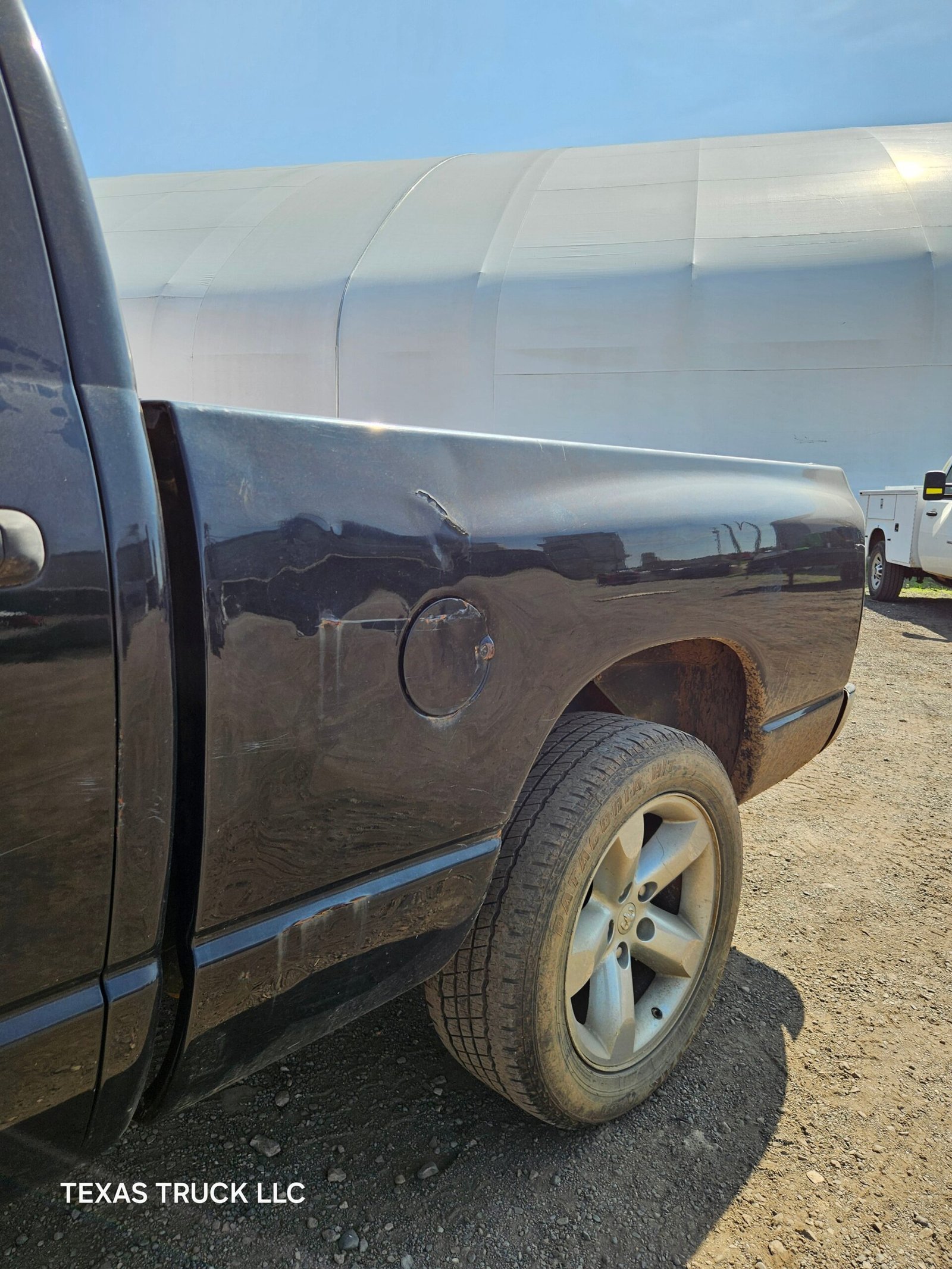 2008 Dodge Ram 1500 Crew Cab 4 door 6.4' Short Bed - FULL PART OUT Rust Free - Image 12