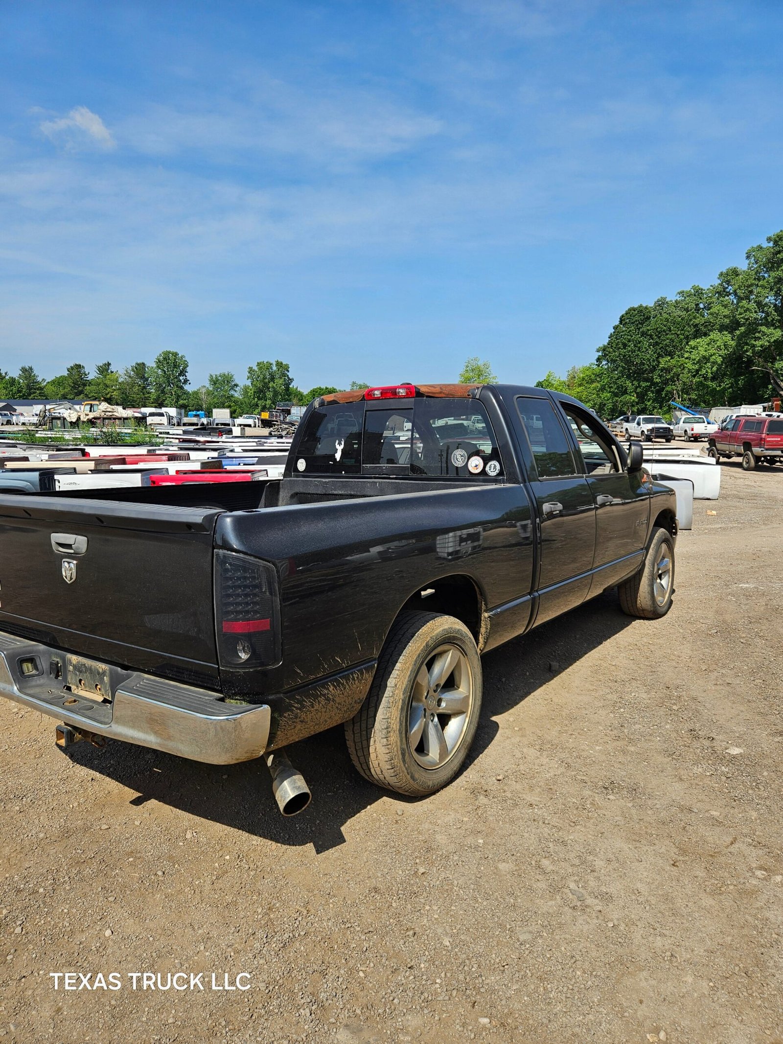 2008 Dodge Ram 1500 Crew Cab 4 door 6.4' Short Bed - FULL PART OUT Rust Free - Image 3