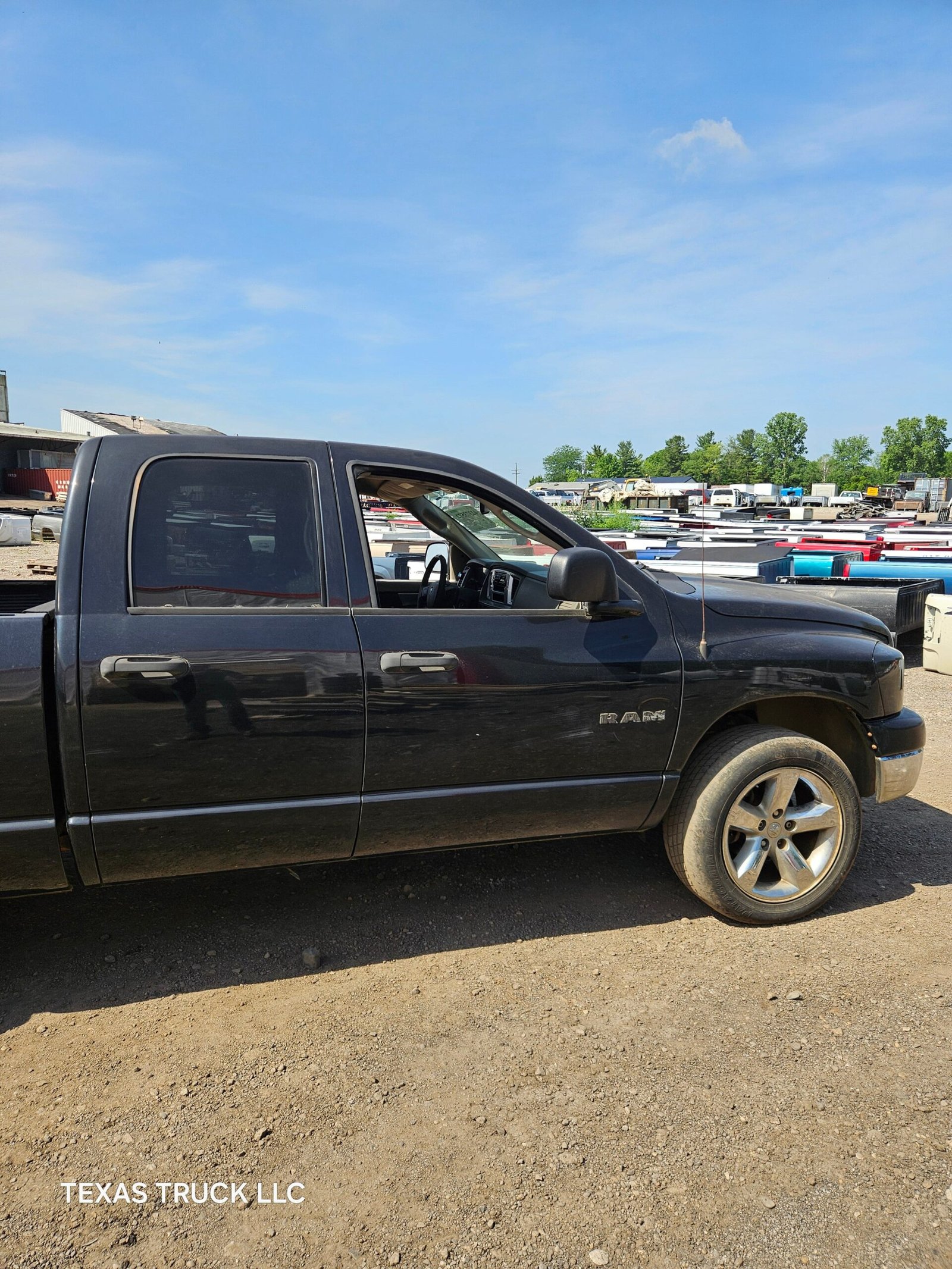 2008 Dodge Ram 1500 Crew Cab 4 door 6.4' Short Bed - FULL PART OUT Rust Free - Image 28