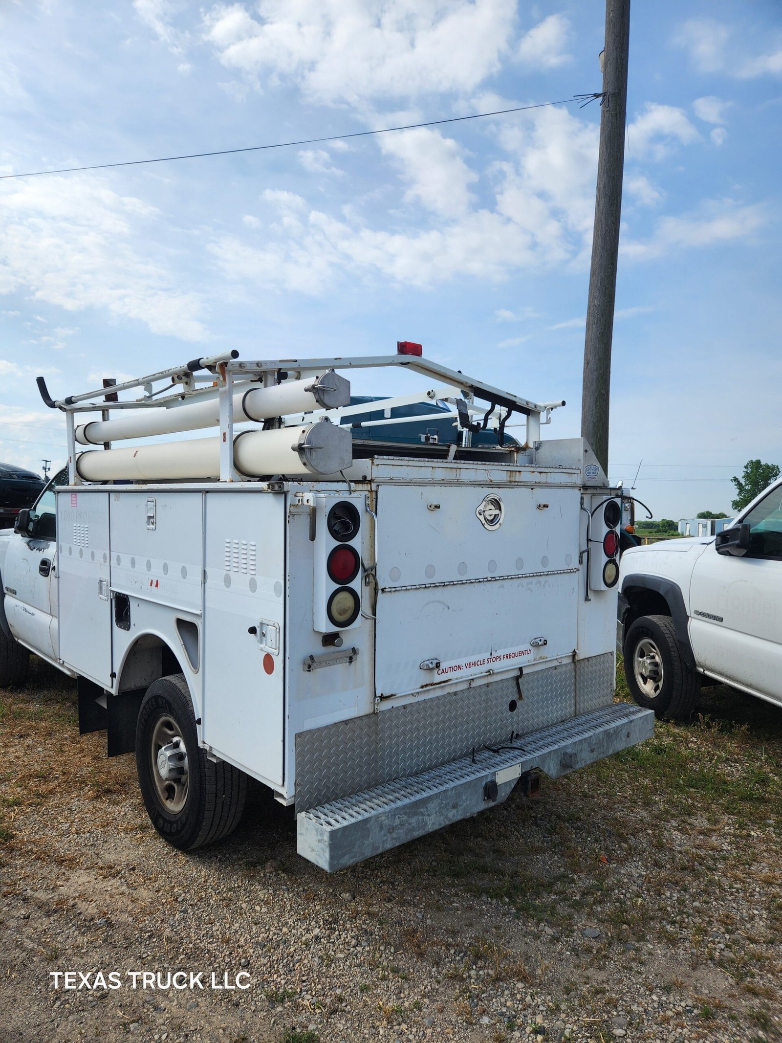 2005 Chevrolet Silverado 2500HD Regular Cab 8' Long Bed Service Truck - FULL PART OUT Rust Free - Image 4