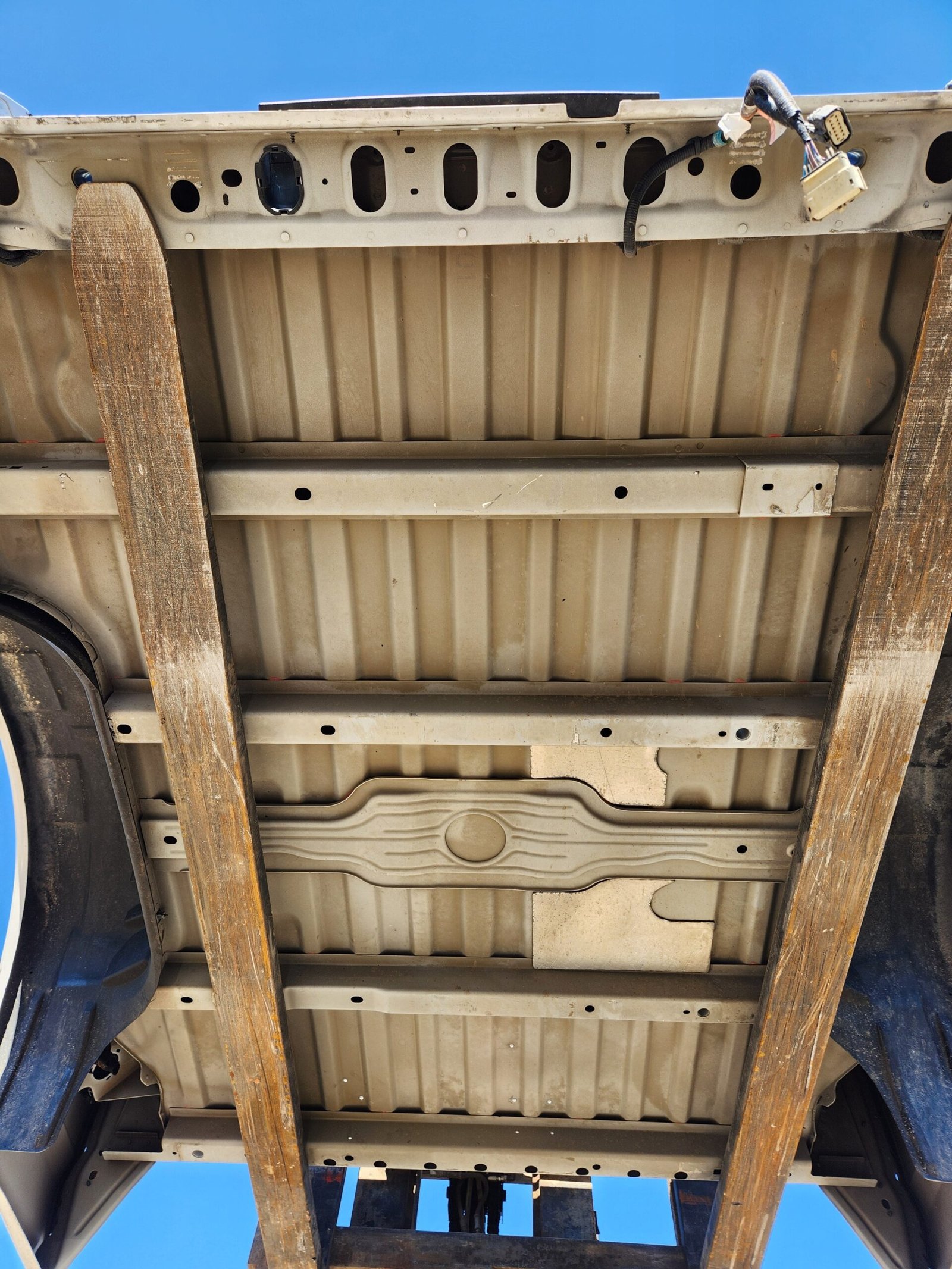 2017-2022 Ford F250 F350 Super Duty 6' 9" Short Truck Bed - Pearl Metallic White - Image 88