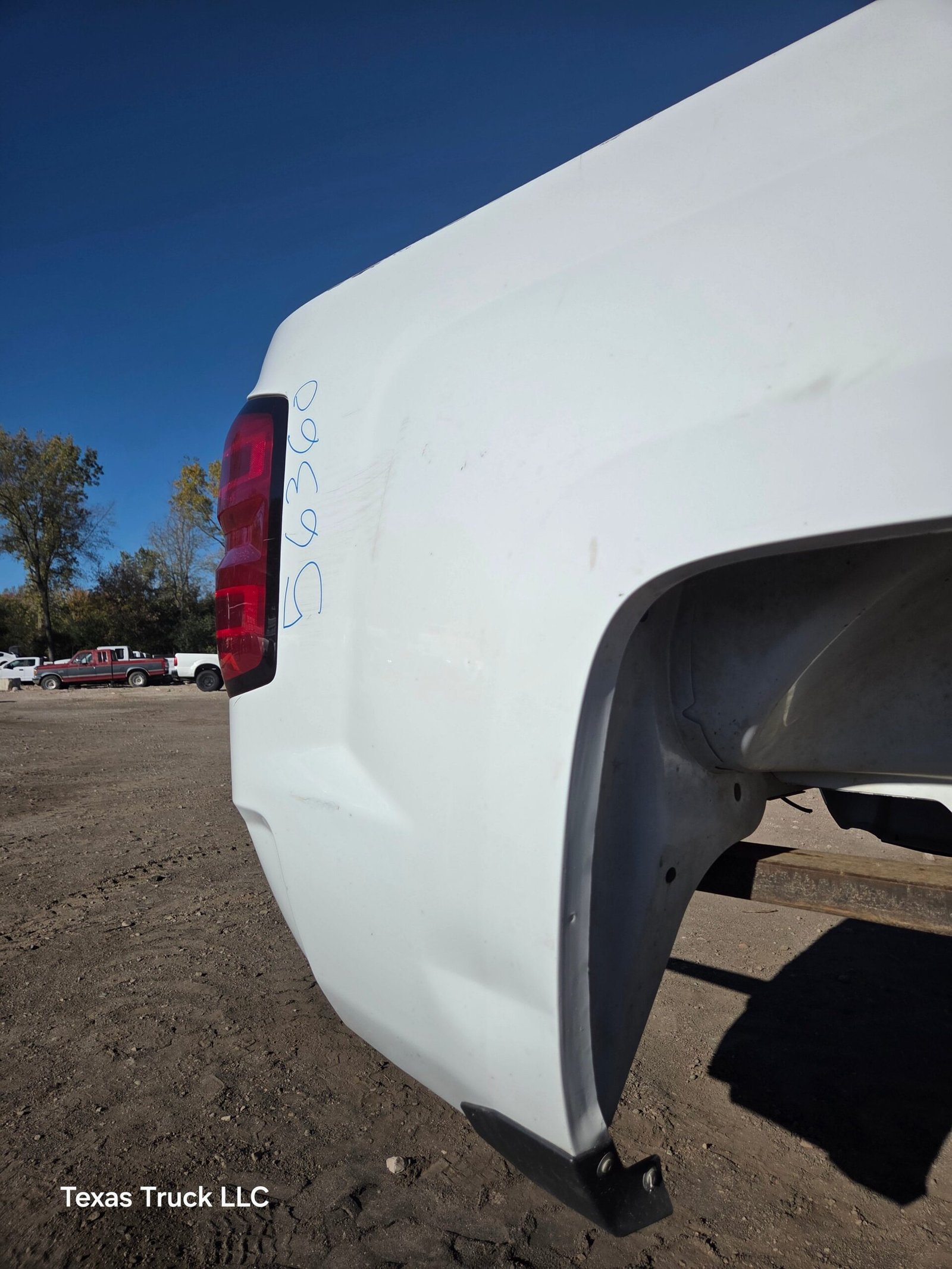 2014-2019 Chevrolet Silverado 1500 5' 8" Short Bed - Summit White - Image 11