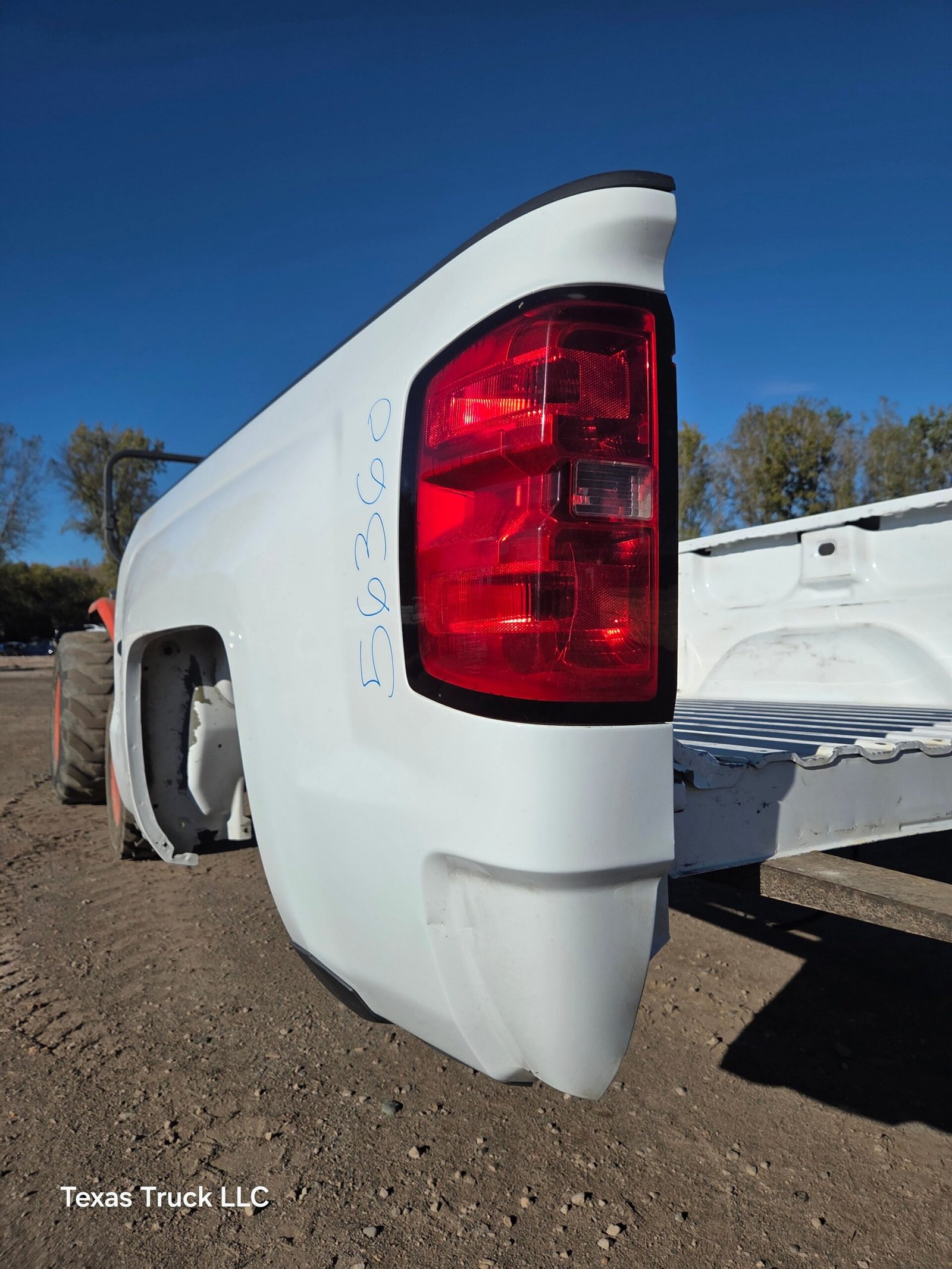 2014-2019 Chevrolet Silverado 1500 5' 8" Short Bed - Summit White - Image 18