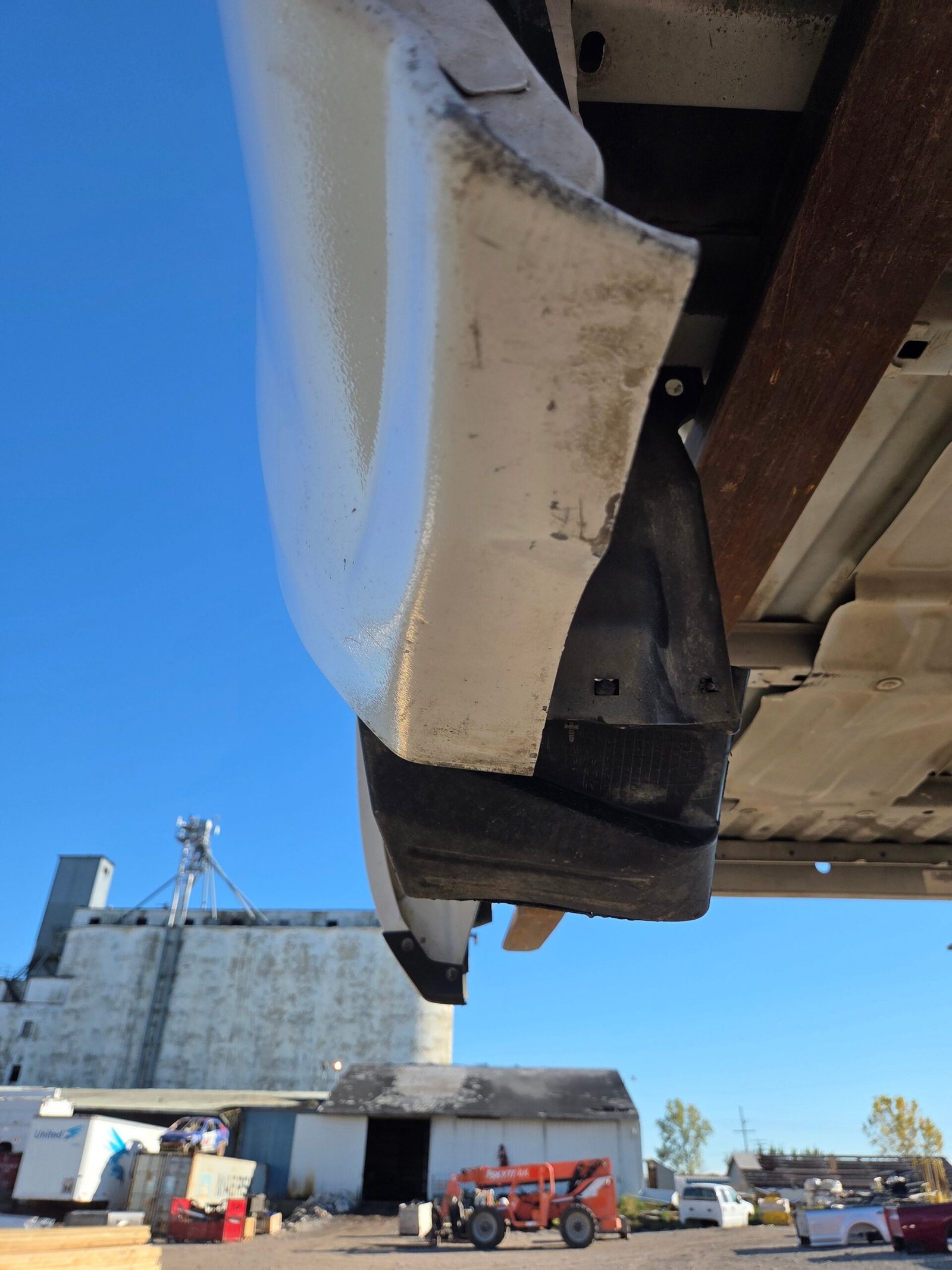 2014-2019 Chevrolet Silverado 1500 5' 8" Short Bed - Summit White - Image 85